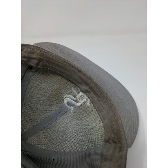 MLB Chicago White Sox Fitted Hat Size 7 3/8 Gray Big Bear Cap Embroidered Logo - Picture 10 of 11